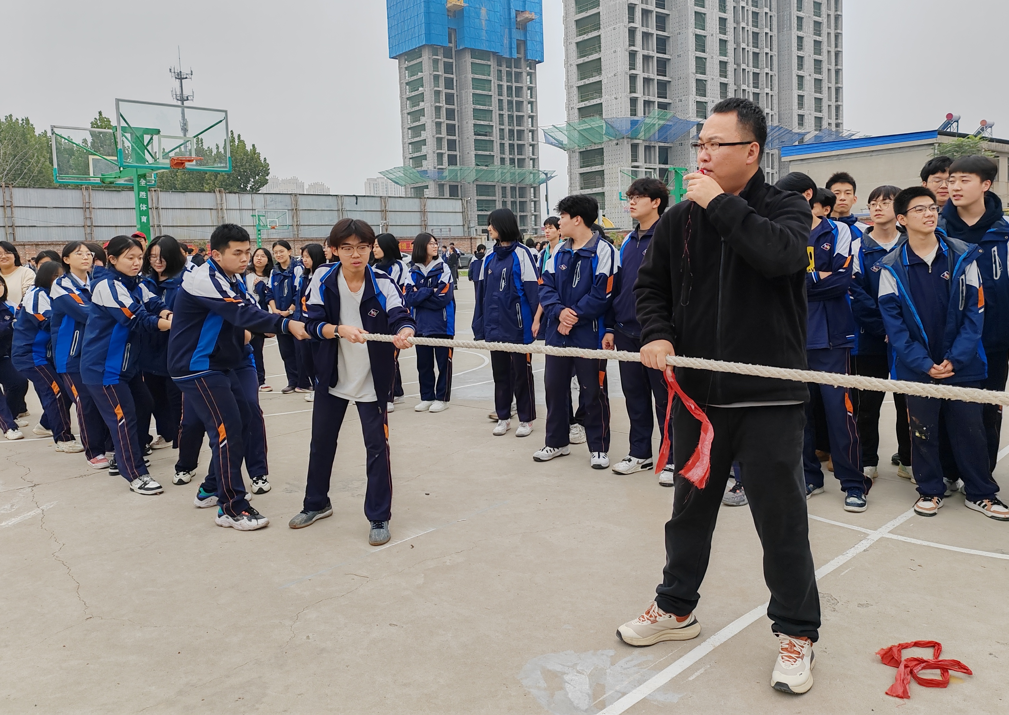 米乐体育官网首页-顶级运动员在比赛中斗志昂扬